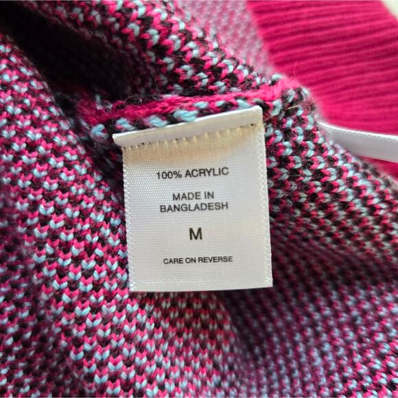 M New York & Company Essential V-Neck Sweater Magenta Pink Argyle Size M Preppy - Picture 8 of 8